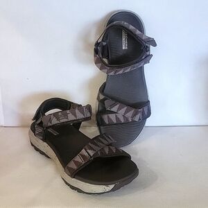SKECHERS‎ GOGA MAT STRAPPY SANDALS WITH HOOP & LOOP CLOSURES (sz 6)